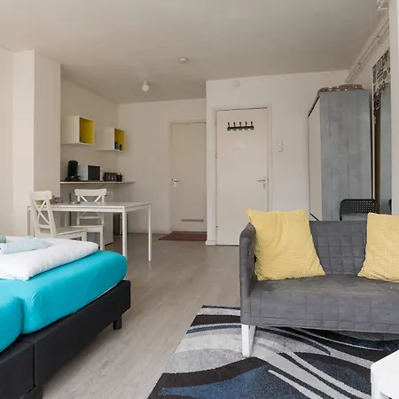 Redlight District Private Smokers Friendly *