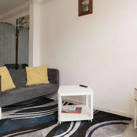 Redlight District Private Smokers Friendly