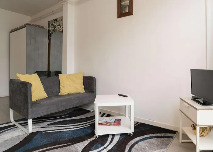 Redlight District Private Smokers Friendly